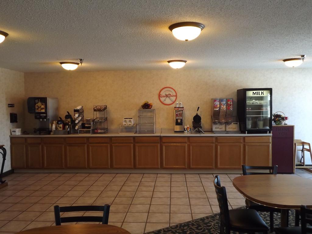 Howard Johnson By Wyndham Oacoma Hotel & Suites Exterior foto