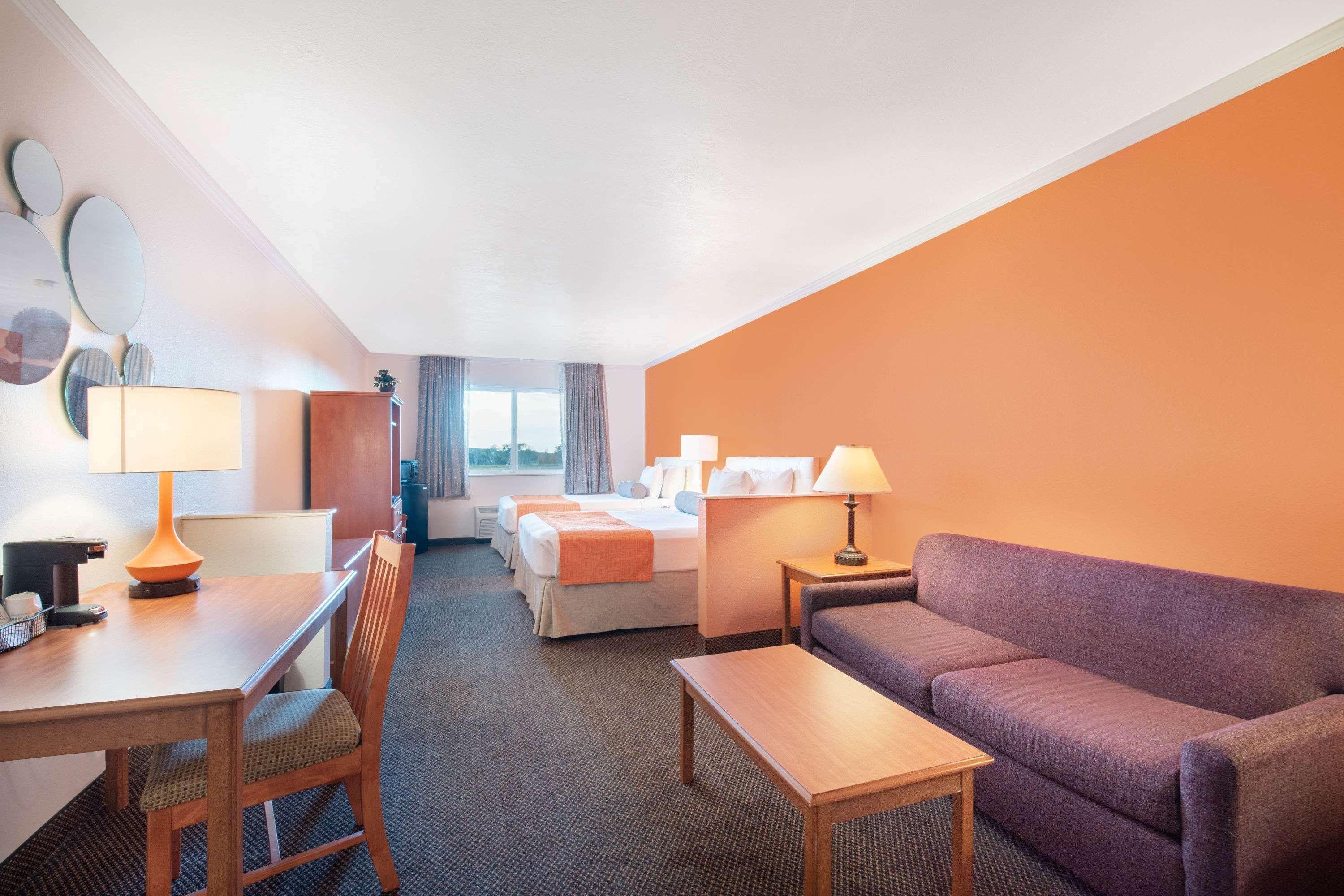 Howard Johnson By Wyndham Oacoma Hotel & Suites Exterior foto